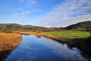 Botes También se puede rentar para pescar en el río Dysynni